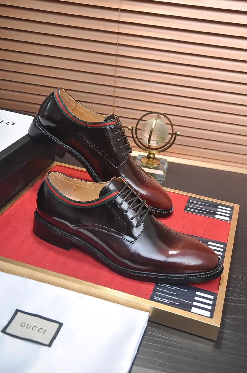 Men's shoes💰500💶Italy's top luxury men's shoe giant (GUCCI) (Gucci) (full cowhide lining) new arrival🍃Original European style🔰 Pleasant to the eye😍In order to make the shoes more durable and non-deformable🌀The production continues to follow traditional methods but there is still no lack of innovation💪Choose original sheepskin for the leather♻️ Smooth and natural And extra bright ⭐Made of imported cowhide, the first choice of rich people 38-45 (45 customized)
